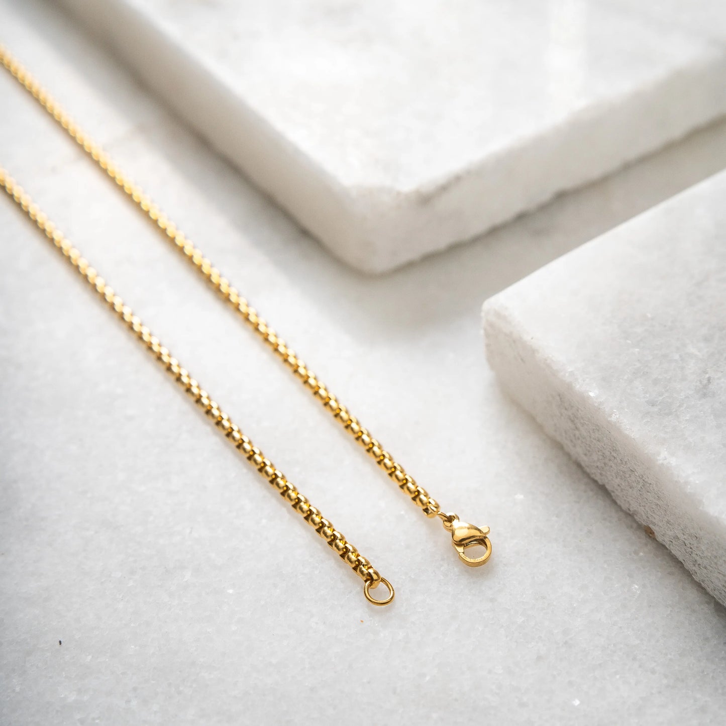 Curved Box Chain Necklace