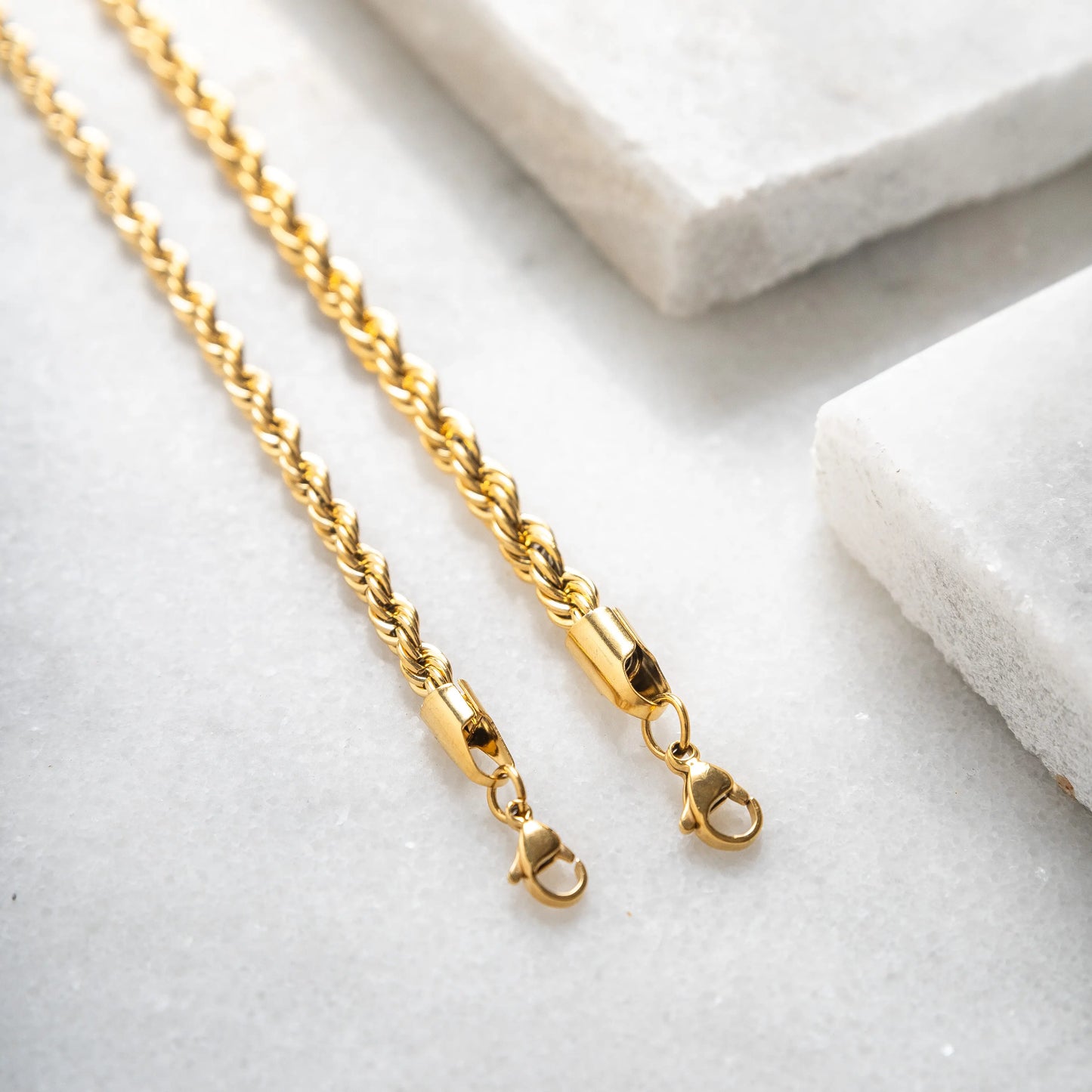 قلادة عين حورس + قلادة حبل